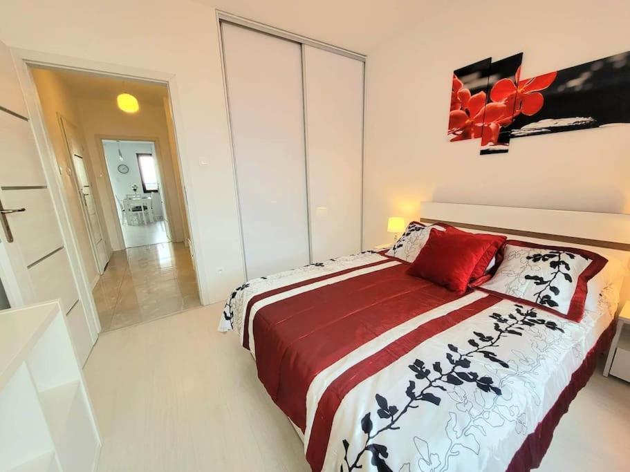 Apartment Sophie 3 Rooms, 2 Bathrooms, 8 Persons Krasków Eksteriør bilde